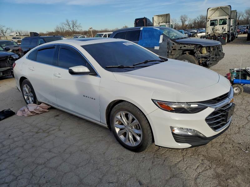 Photo 4 from auction – 2020 CHEVROLET MALIBU with VIN 1G1ZD5ST3LF065788