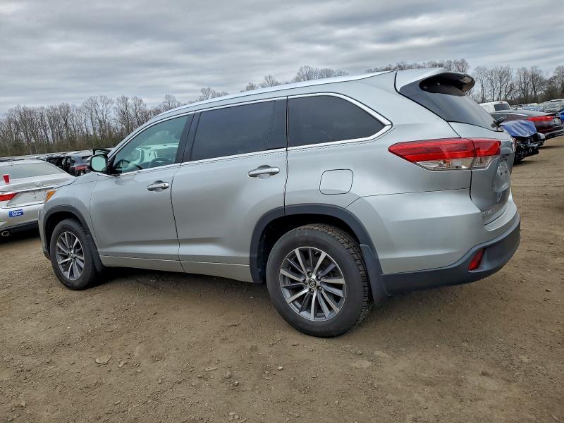 Photo 2 from auction – 2017 TOYOTA HIGHLANDER with VIN 5TDJZRFH4HS383705