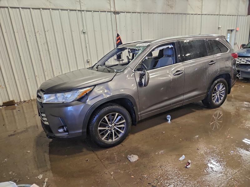 TOYOTA HIGHLANDER 2017 z numerem VIN 5TDJZRFH8HS465467 - Zdjęcie z aukcji