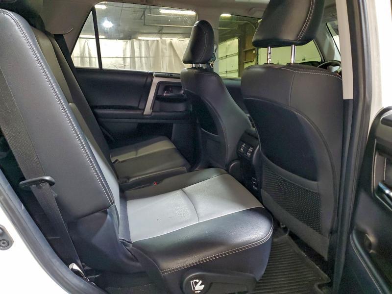 Photo 11 from auction – 2019 TOYOTA 4RUNNER SR with VIN JTEBU5JR8K5631958