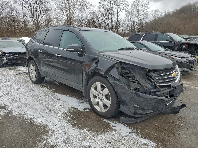 Photo 4 from auction – 2017 CHEVROLET TRAVERSE L with VIN 1GNKVGKD4HJ209581