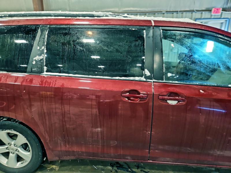 Photo 10 from auction – 2011 TOYOTA SIENNA LE with VIN 5TDKK3DC0BS149369