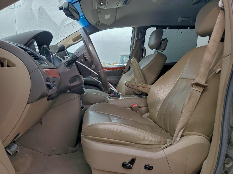 Photo 7 from auction – 2014 CHRYSLER TOWN & COU with VIN 2C4RC1BGXER338906
