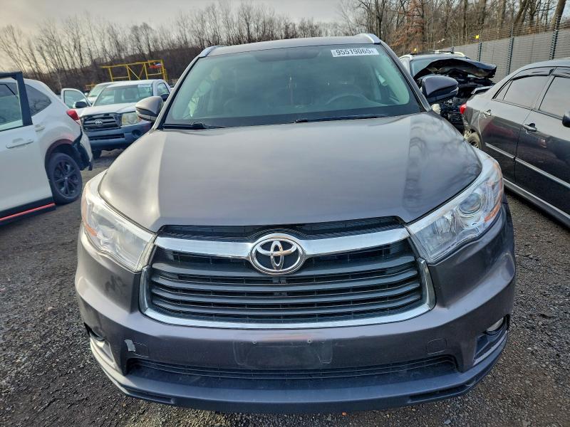 Photo 5 from auction – 2016 TOYOTA HIGHLANDER with VIN 5TDJKRFH4GS299225