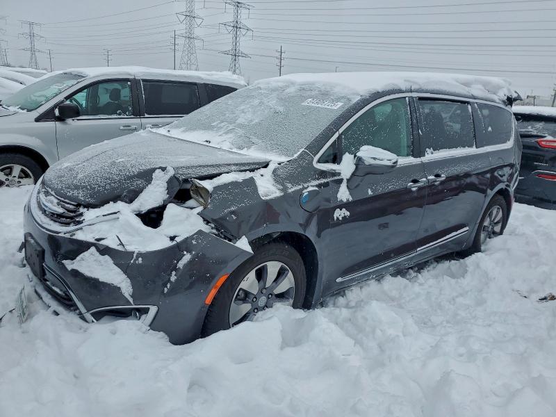CHRYSLER PACIFICA H 2018 with VIN 2C4RC1N78JR144932 - Photo from auction
