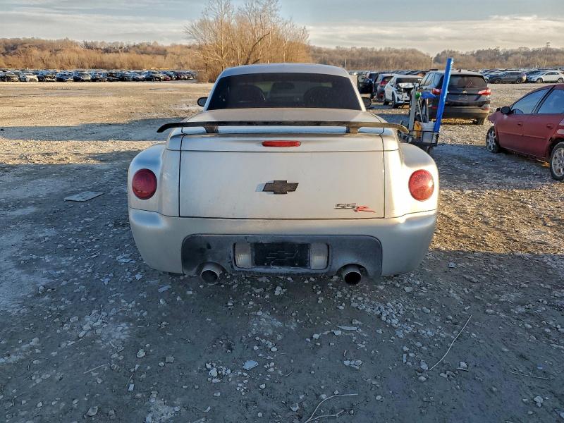Photo 6 from auction – 2004 CHEVROLET SSR with VIN 1GCES14P74B113192