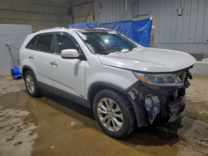 Photo 4 from auction – 2014 KIA SORENTO EX with VIN 5XYKUDA70EG492742