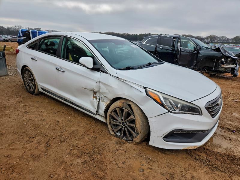 Photo 4 from auction – 2015 HYUNDAI SONATA with VIN 5NPE34AF5FH106981