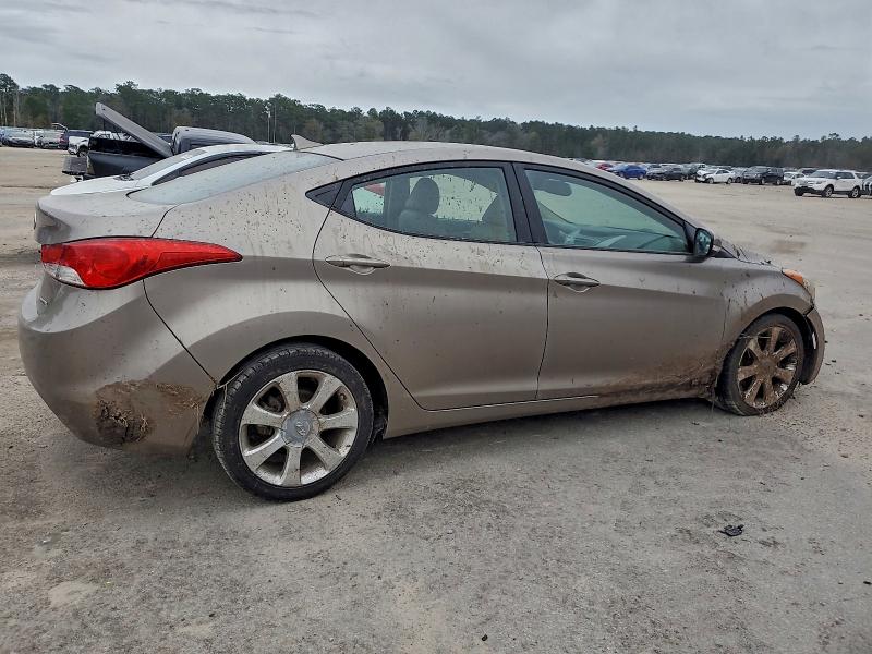 Photo 3 from auction – 2013 HYUNDAI ELANTRA GL with VIN 5NPDH4AEXDH331771
