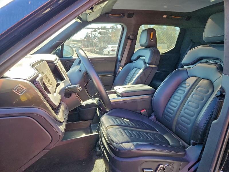 Photo 7 from auction – 2022 RIVIAN R1T with VIN 7FCTGAAAXNN015177