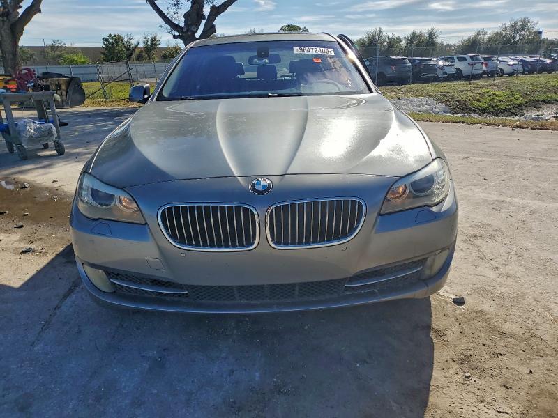 Photo 5 from auction – 2011 BMW 528 I with VIN WBAFR1C58BDJ97652