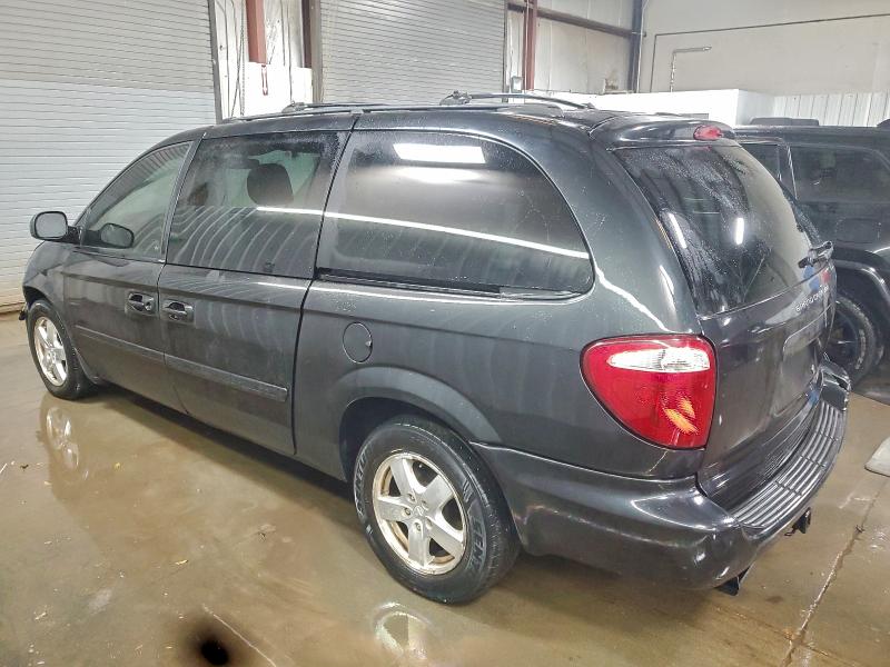 Photo 2 from auction – 2005 DODGE GRAND CARA with VIN 2D8GP44L25R579626
