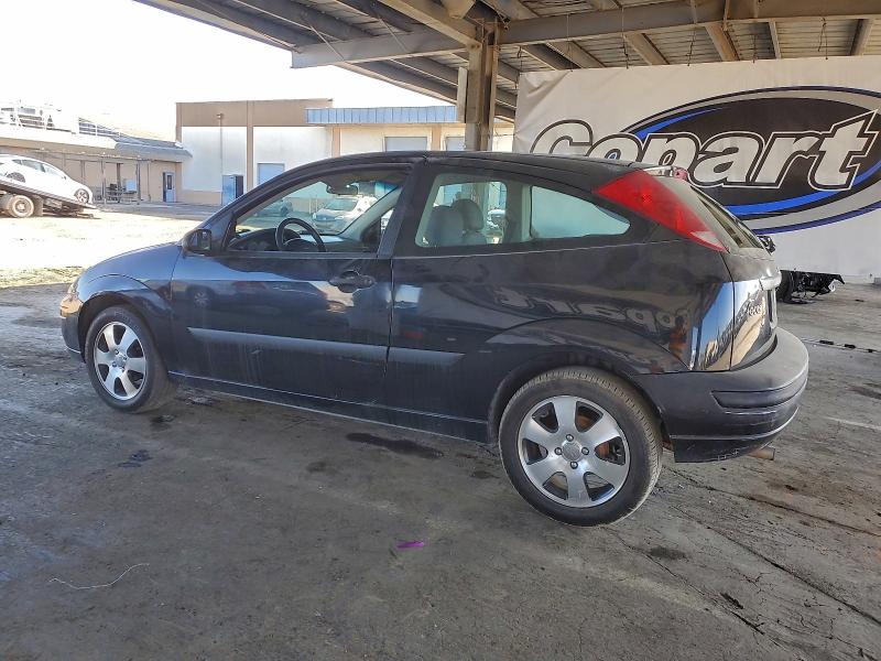 Photo 2 from auction – 2003 FORD FOCUS ZX3 with VIN 3FAFP31Z33R149646