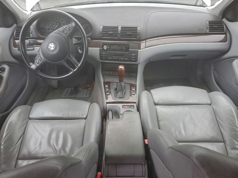 Photo 8 from auction – 2001 BMW 325 IT with VIN WBAAW33401ET41385