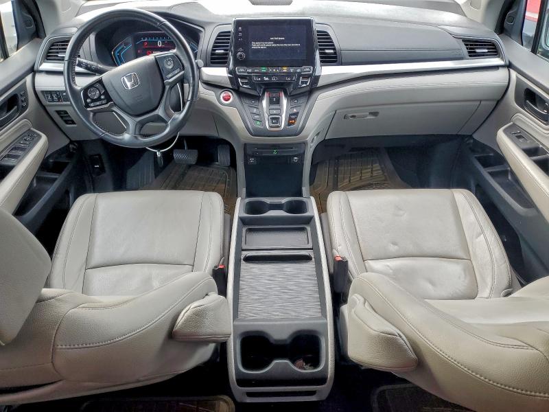 Photo 8 from auction – 2018 HONDA ODYSSEY TO with VIN 5FNRL6H82JB049991
