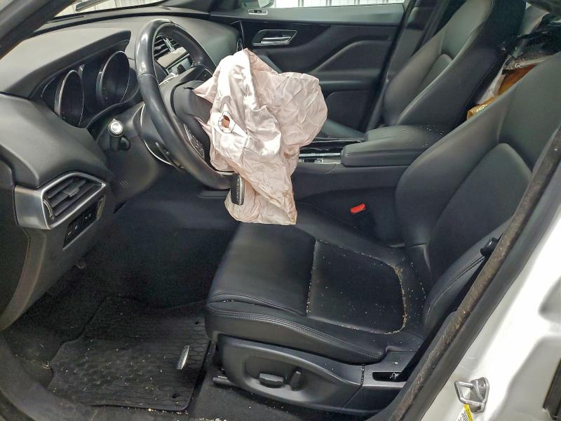Photo 7 from auction – 2018 JAGUAR F-PACE PRE with VIN SADCJ2FX4JA266700