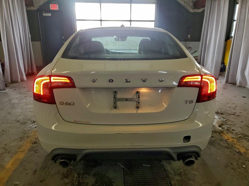 Photo 6 from auction – 2017 VOLVO S60 with VIN YV126MFL3H2421611