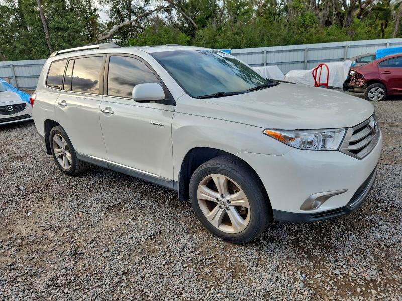 Photo 4 from auction – 2013 TOYOTA HIGHLANDER with VIN 5TDDK3EH7DS272494