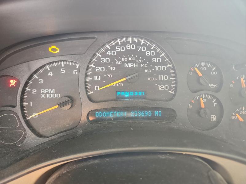 Photo 9 from auction – 2005 GMC YUKON with VIN 1GKEC13V55R112729