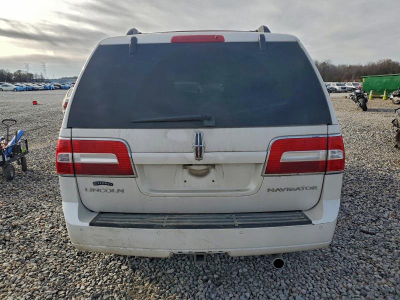 Photo 6 from auction – 2012 LINCOLN NAVIGATOR with VIN 5LMJJ2J58CEL05978