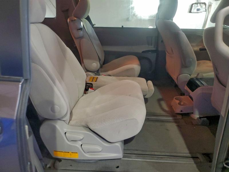 Photo 11 from auction – 2012 TOYOTA SIENNA LE with VIN 5TDKK3DC1CS232696
