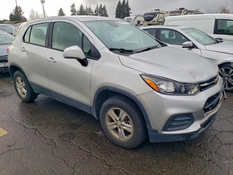 Photo 4 from auction – 2020 CHEVROLET TRAX LS with VIN KL7CJNSBXLB324312