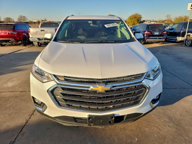 Photo 5 from auction – 2018 CHEVROLET TRAVERSE with VIN 1GNERGKW4JJ128797