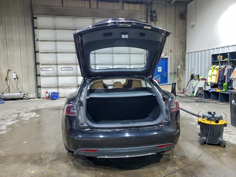 Photo 6 from auction – 2015 TESLA MODEL S 85 with VIN 5YJSA1H29FF091149