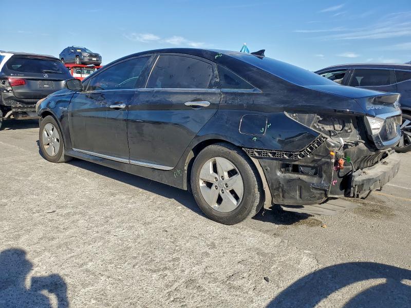 Photo 2 from auction – 2012 HYUNDAI SONATA HYB with VIN KMHEC4A42CA037664