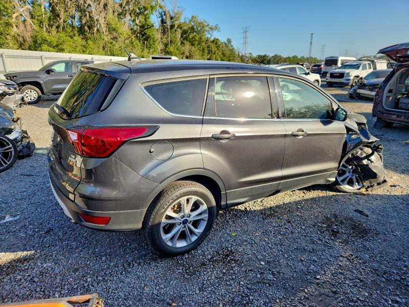 Photo 3 from auction – 2019 FORD ESCAPE SE with VIN 1FMCU0GD4KUC20677