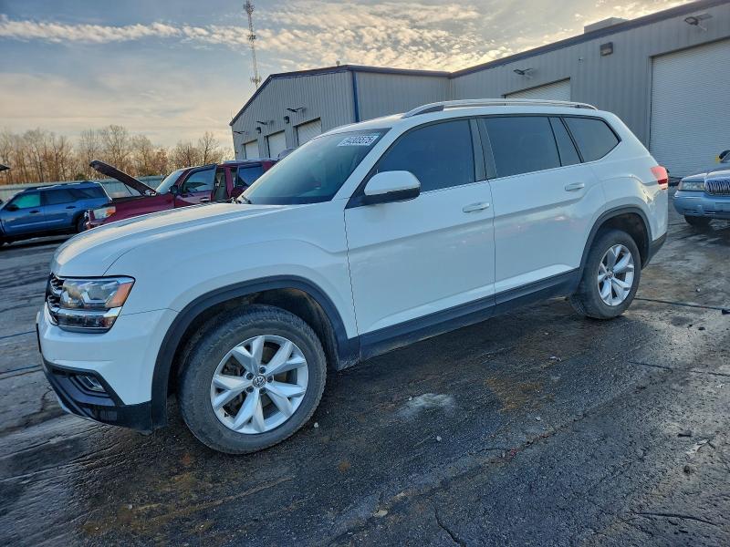 VOLKSWAGEN ATLAS SE 2018 with VIN 1V2CR2CA3JC571306 - Photo from auction