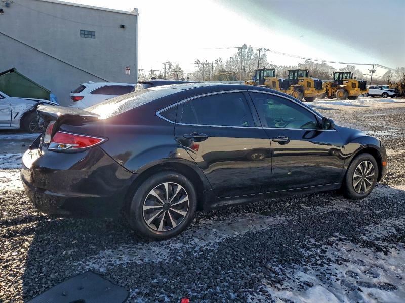 Photo 3 from auction – 2010 MAZDA 6 I with VIN 1YVHZ8BH3A5M53540