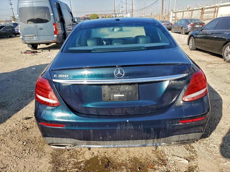 Photo 6 from auction – 2017 MERCEDES-BENZ E with VIN WDDZF4JB2HA170613