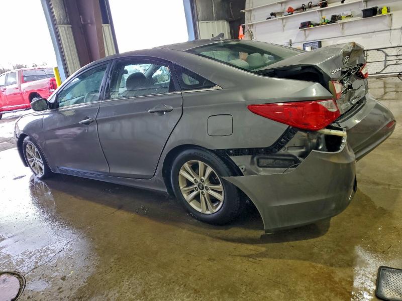 Photo 2 from auction – 2011 HYUNDAI SONATA GLS with VIN 5NPEB4AC4BH031452
