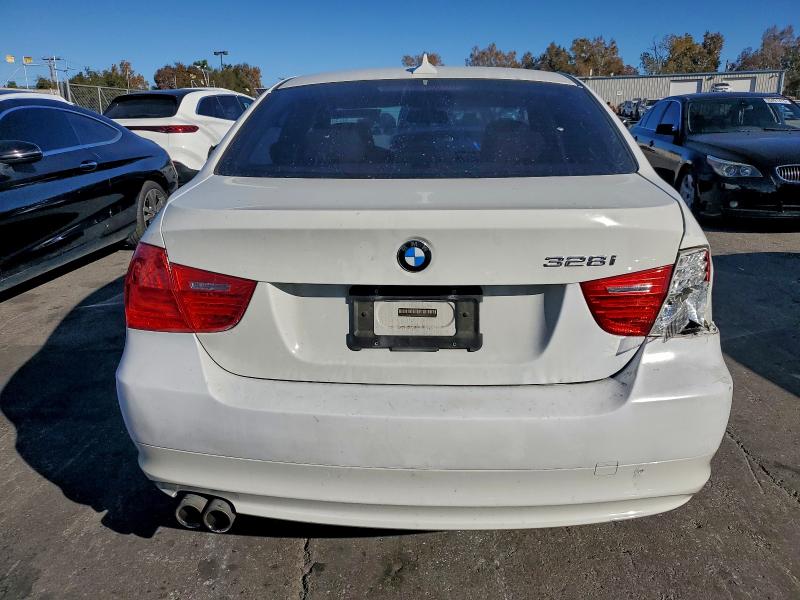 Photo 6 from auction – 2010 BMW 328 I SULE with VIN WBAPH5G51ANM36136