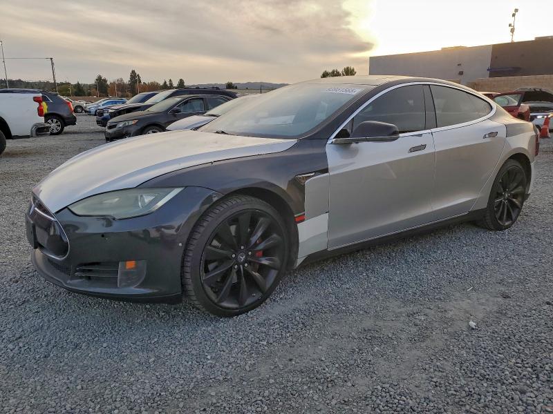 TESLA MODEL S 2015 with VIN 5YJSA1H1XFFP77949 - Photo from auction