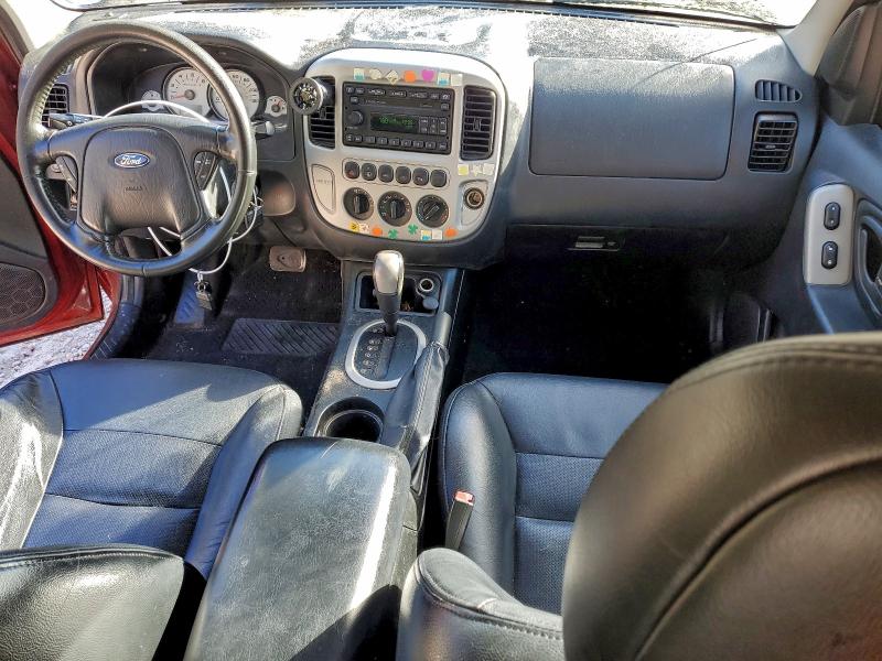 Photo 8 from auction – 2005 FORD ESCAPE LIM with VIN 1FMCU94135KD12510