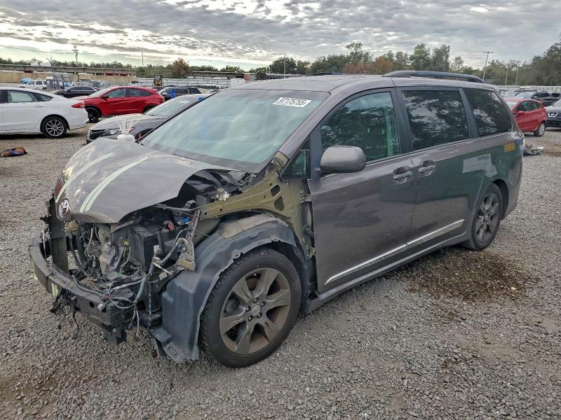 Photo 1 from auction – 2016 TOYOTA SIENNA SE with VIN 5TDXK3DC7GS755569