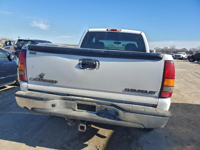 Photo 6 from auction – 2000 CHEVROLET SILVERADO with VIN 2GCEK19T2Y1205581