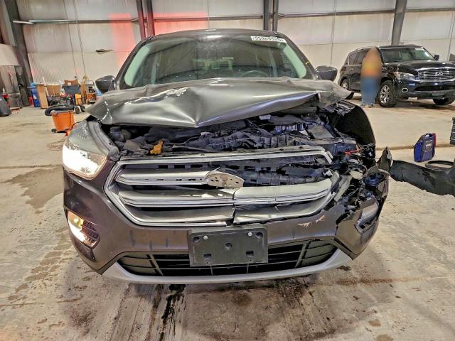 Photo 5 from auction – 2017 FORD ESCAPE SE with VIN 1FMCU9G92HUB44255