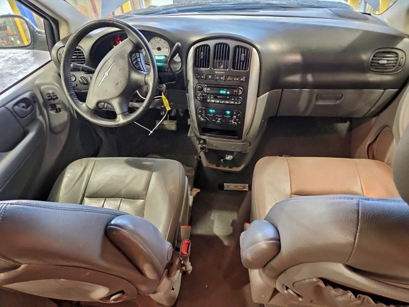 Photo 8 from auction – 2007 CHRYSLER TOWN & COU with VIN 2A4GP54L77R258571