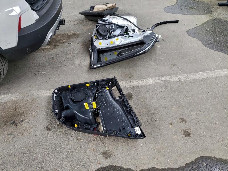 Photo 13 from auction – 2020 FORD ESCAPE TIT with VIN 1FMCU9J92LUB09507