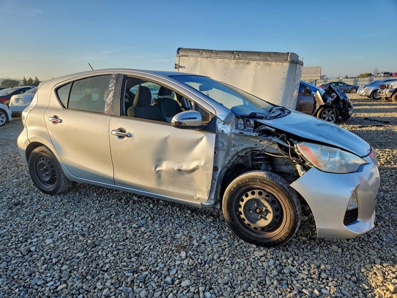 Photo 4 from auction – 2012 TOYOTA PRIUS C with VIN JTDKDTB35C1518853