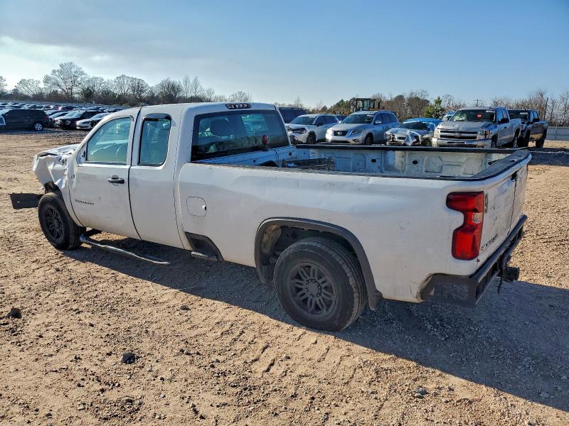 Photo 2 from auction – 2011 CHEVROLET SILVERADO with VIN 1GCRCPE01BZ246375