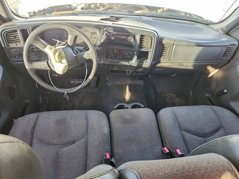 Photo 8 from auction – 2005 CHEVROLET SILVERADO with VIN 1GCEC19T85E283595