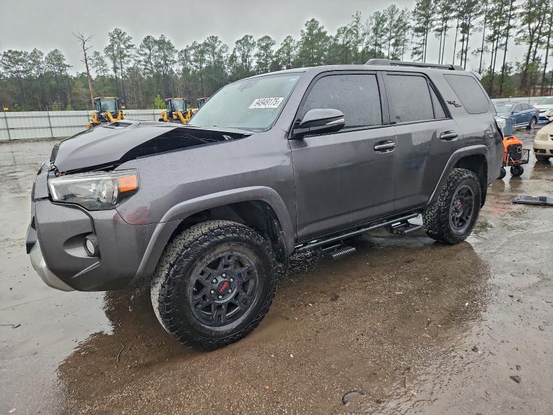 TOYOTA 4RUNNER 2019 with VIN JTEBU5JR4K5673950 - Photo from auction