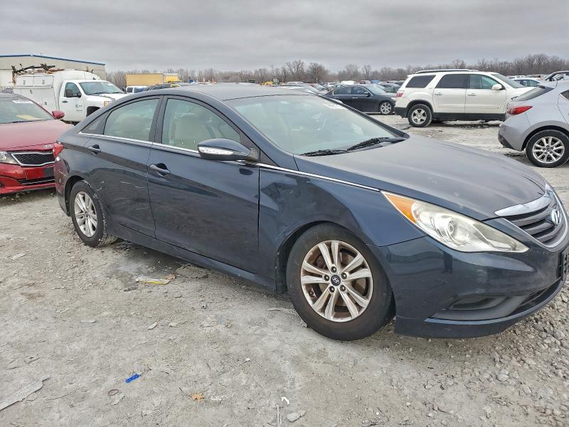 Photo 4 from auction – 2014 HYUNDAI SONATA GLS with VIN 5NPEB4AC1EH905552