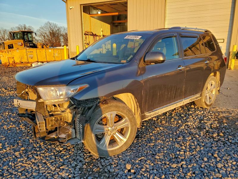 TOYOTA HIGHLANDER 2013 z numerem VIN 5TDYK3EH0DS125869 - Zdjęcie z aukcji