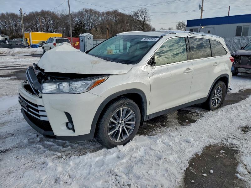 Photo 1 from auction – 2019 TOYOTA HIGHLANDER with VIN 5TDJZRFH4KS570482