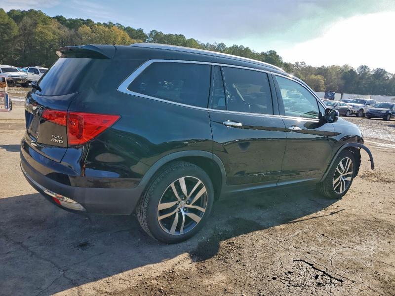 Photo 3 from auction – 2017 HONDA PILOT ELIT with VIN 5FNYF6H08HB054880